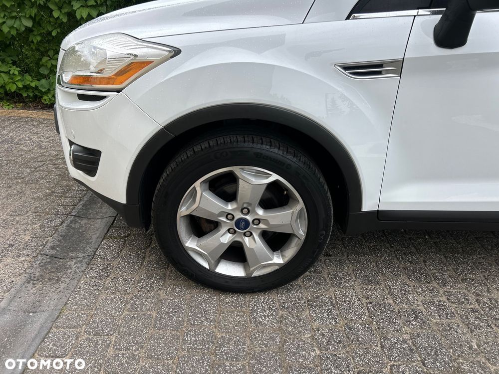 Ford Kuga 2.0 TDCi 2x4 Titanium - 5