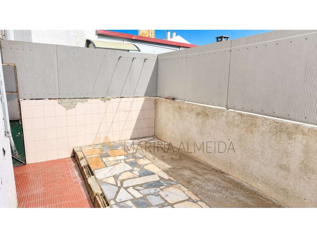 Apartamento t2 ( 3 assoalhadas ) com quintal em Alhos Vedros - Grande imagem: 4/17