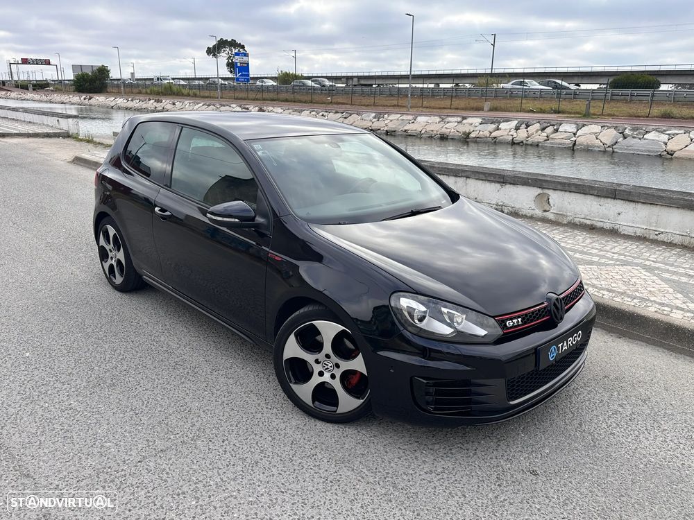 VW Golf 2.0 GTI - 43