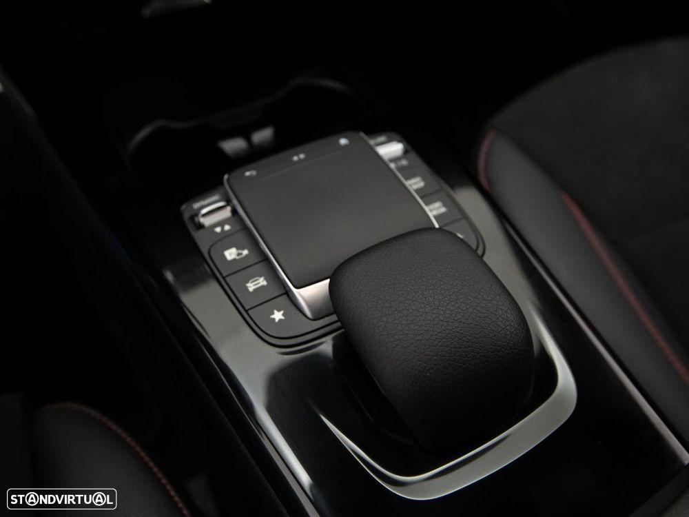 Mercedes-Benz CLA 250 e Shooting Brake AMG Line - 25