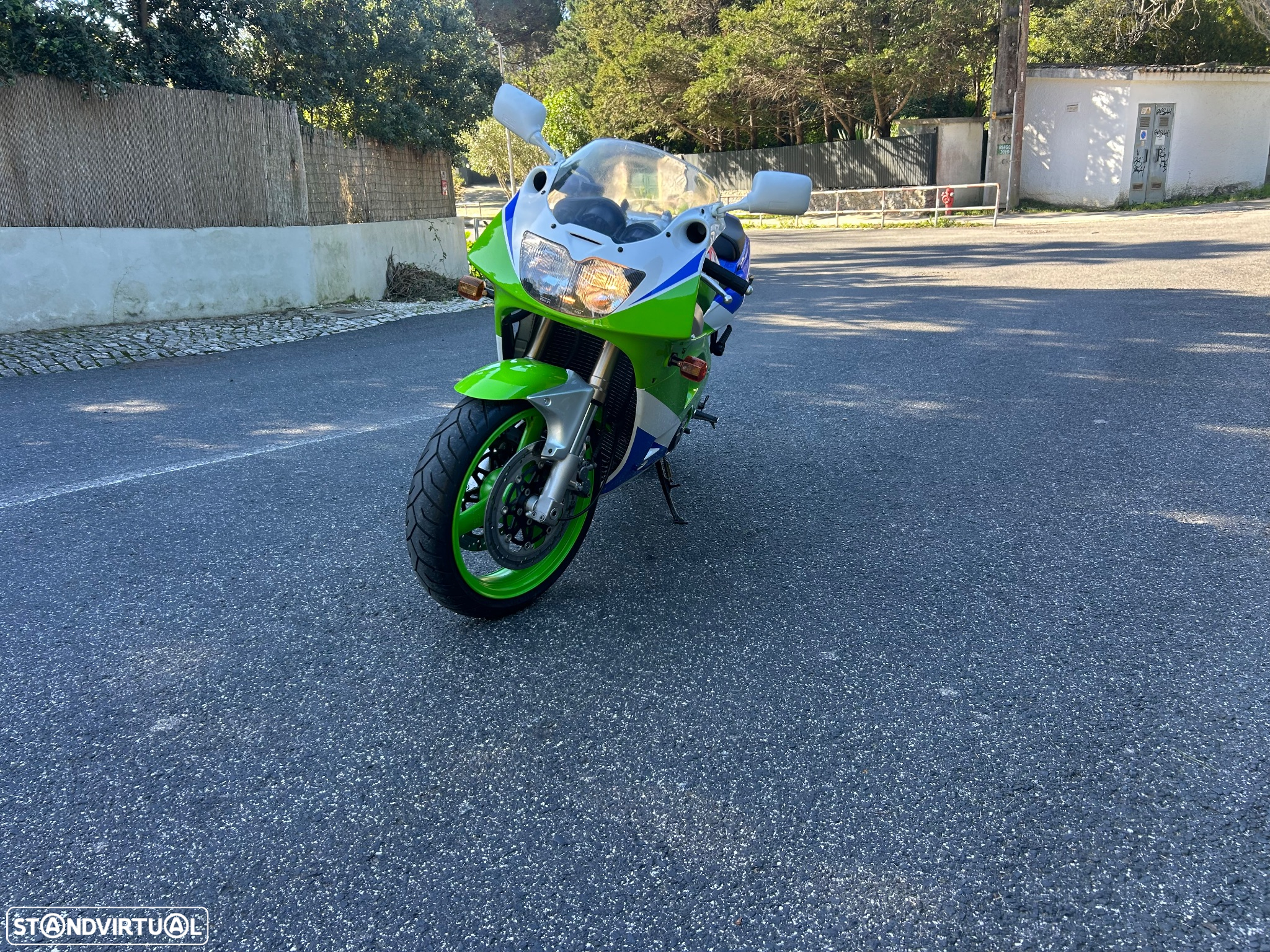 Kawasaki ZXR 400 - 22
