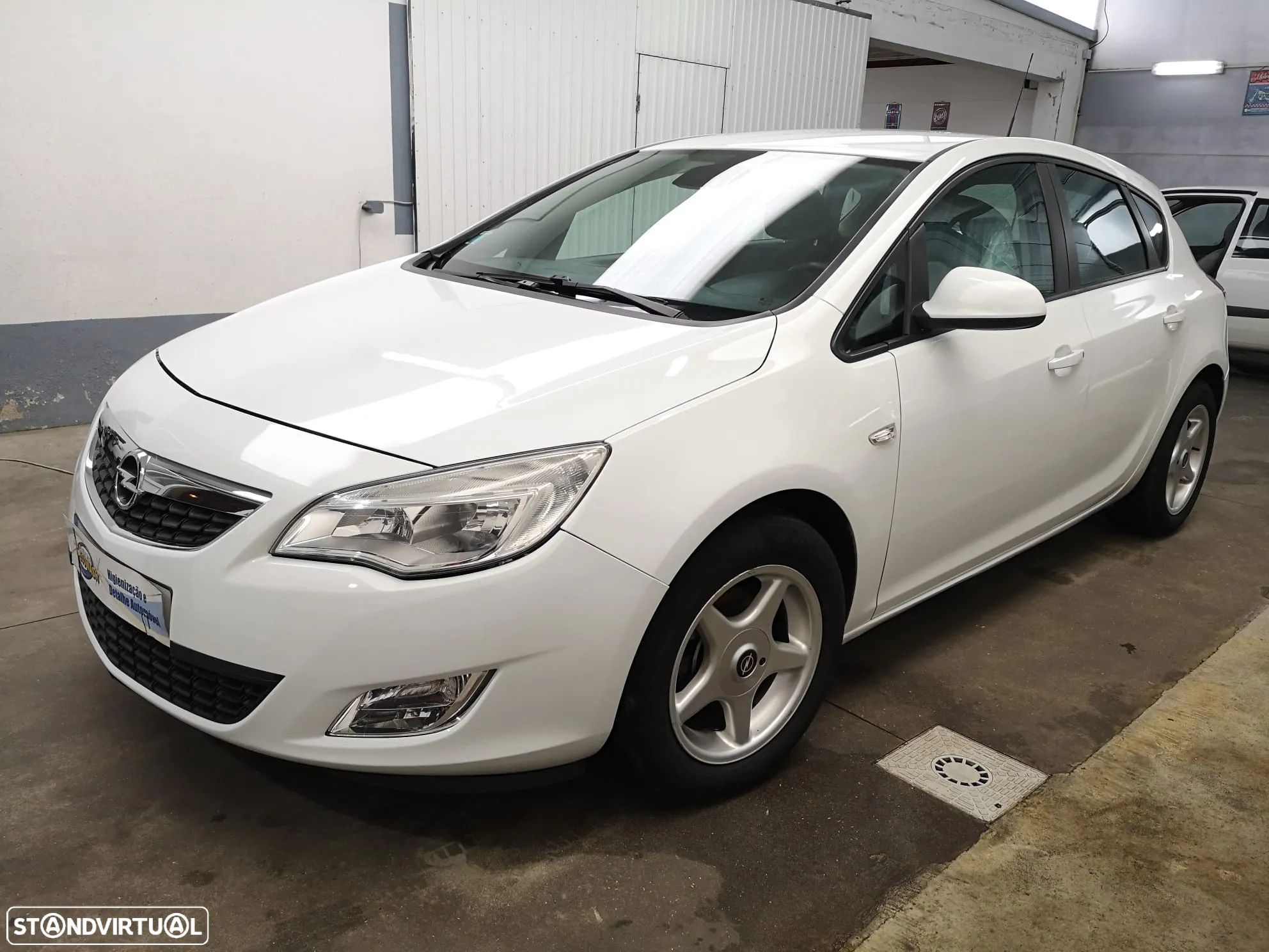 Opel Astra 1.3 CDTi Enjoy - 1