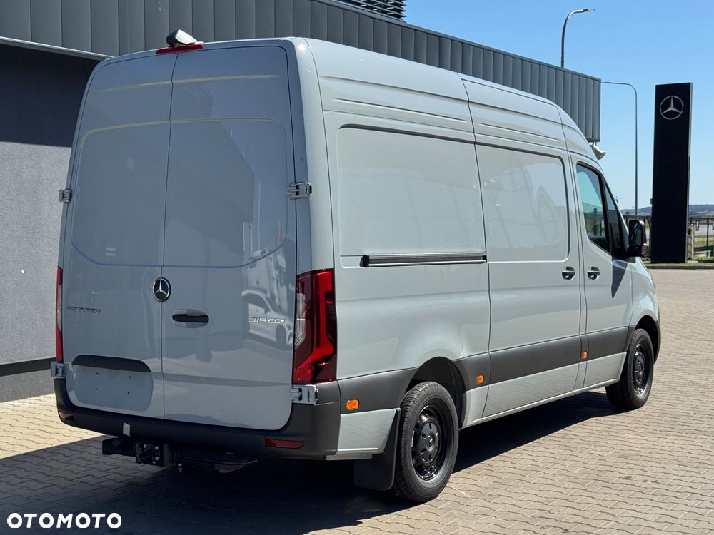 Mercedes-Benz Sprinter - 5