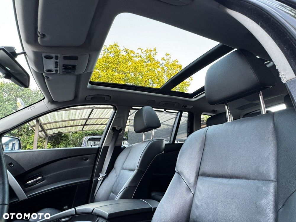 BMW Seria 5 530i Touring - 15