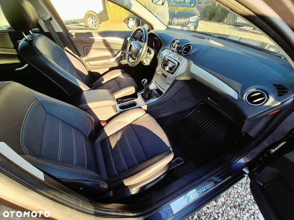 Ford Mondeo - 30