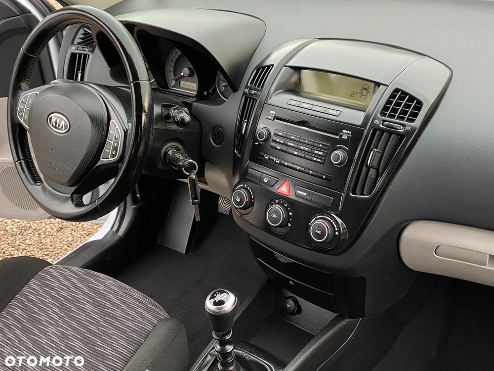 Kia Ceed 1.4 CVVT EX - 33