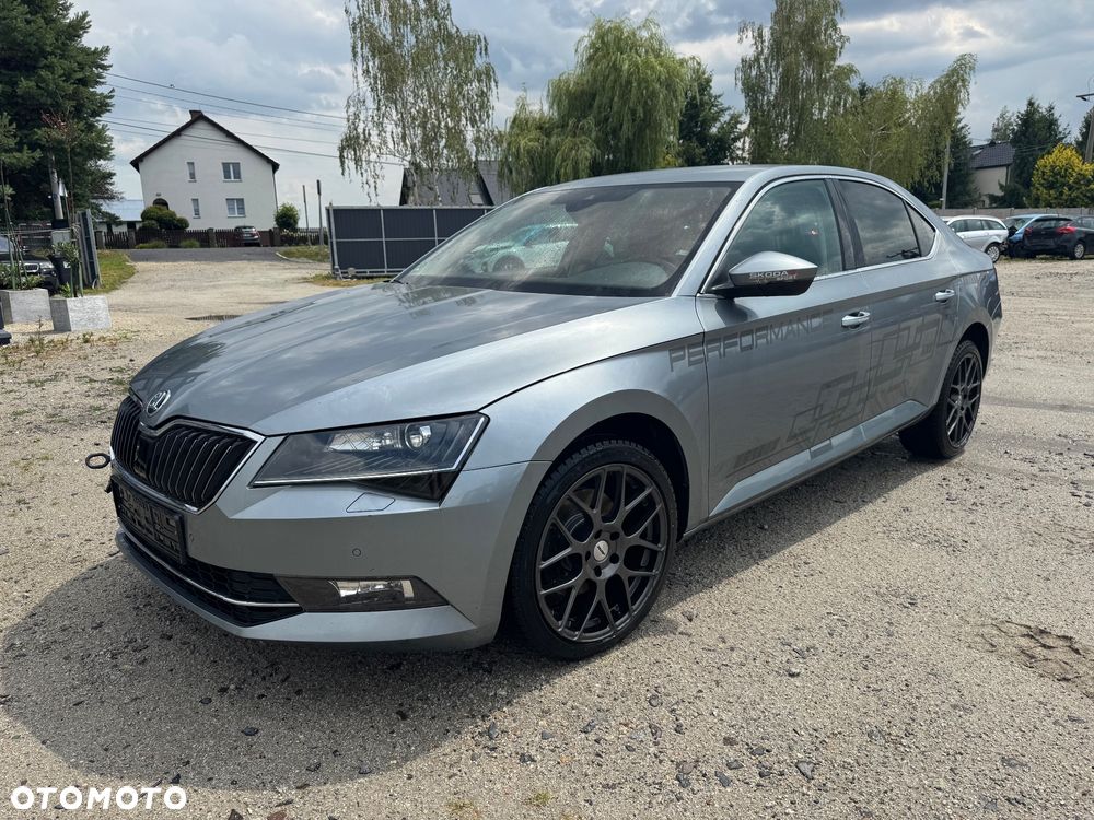 Skoda Superb 2.0 TDI DSG Sportline - 1