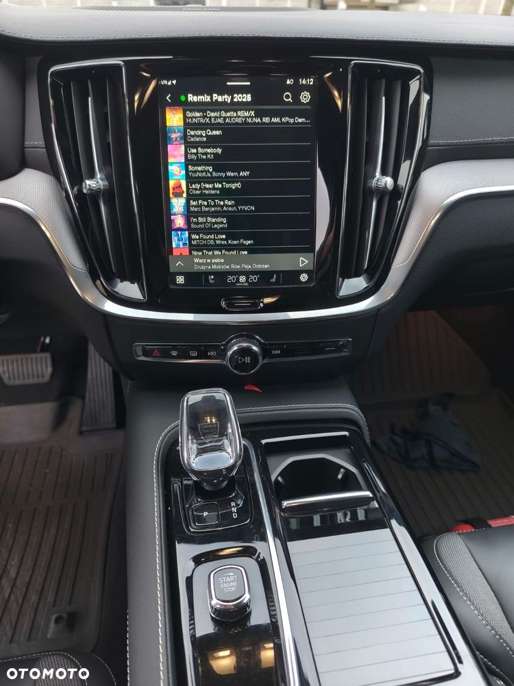 Volvo V60 T6 AWD Recharge Geartronic RDesign - 5