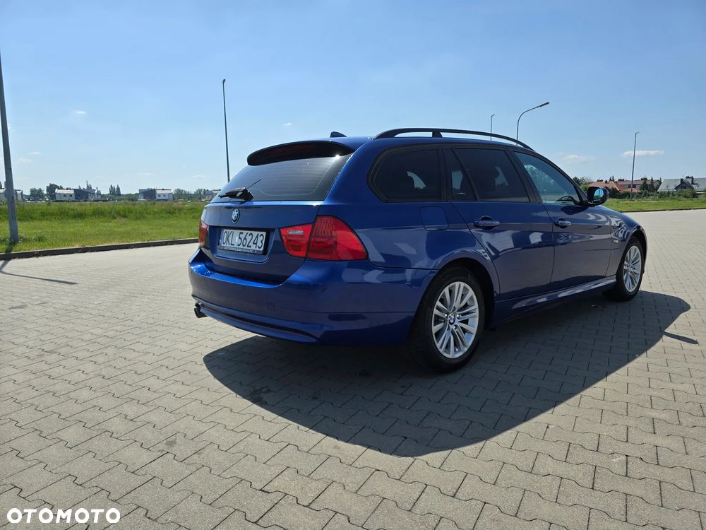 BMW Seria 3 320d xDrive DPF - 3