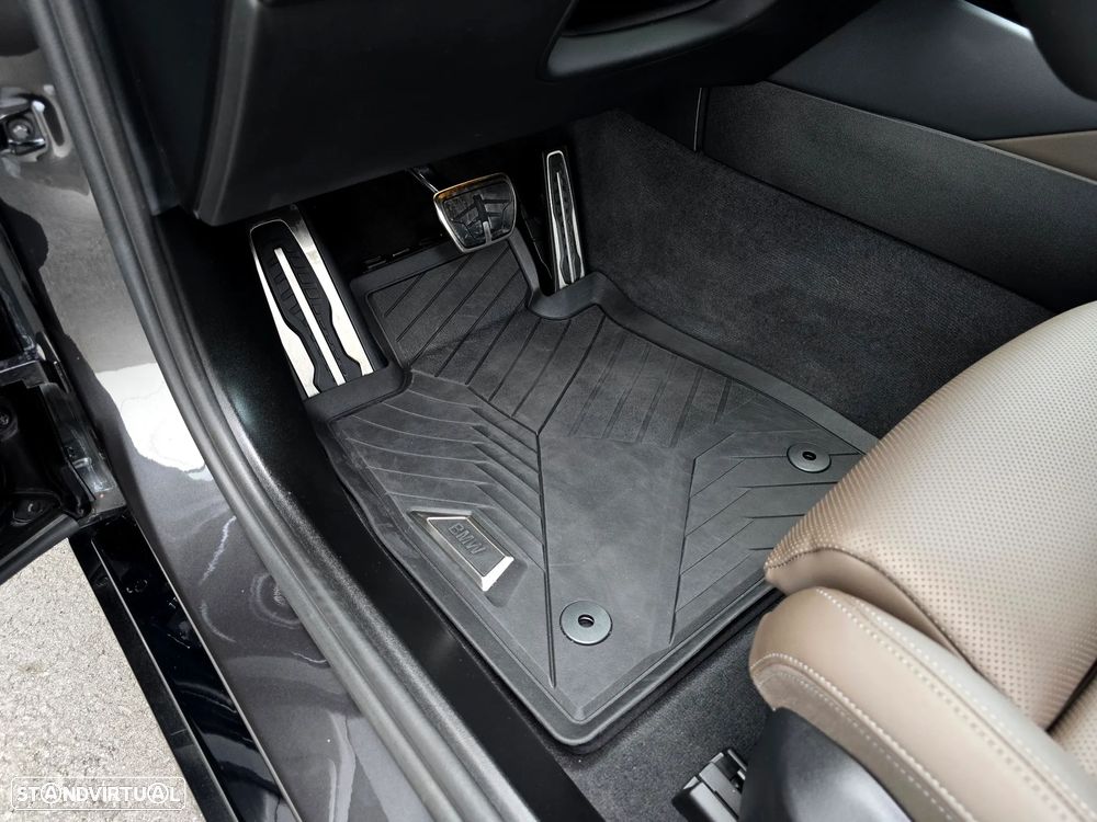 BMW 530 e Pack Desportivo M Pro - 31