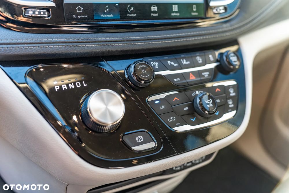 Chrysler Pacifica - 3