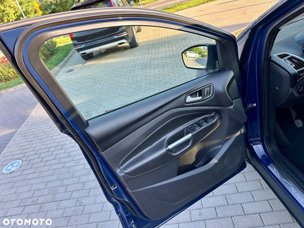 Ford Kuga 2.0 TDCi 2x4 Titanium - 17