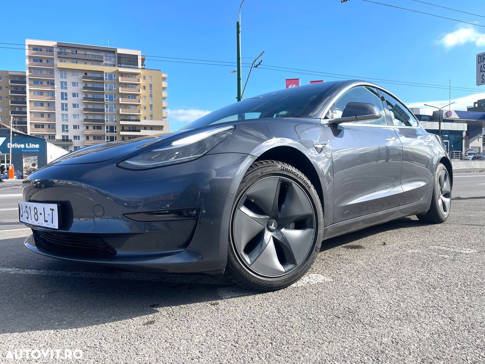 Tesla Model 3 - 1