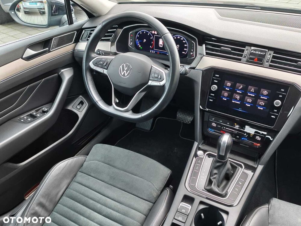 Volkswagen Passat Variant 2.0 TSI Elegance DSG - 21