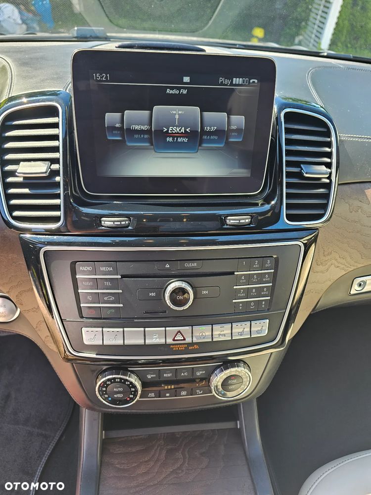 Mercedes-Benz GLS - 18