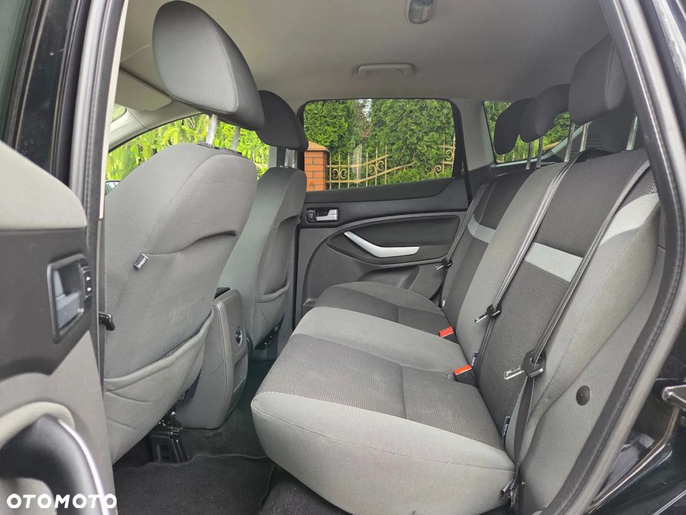 Ford Kuga - 7