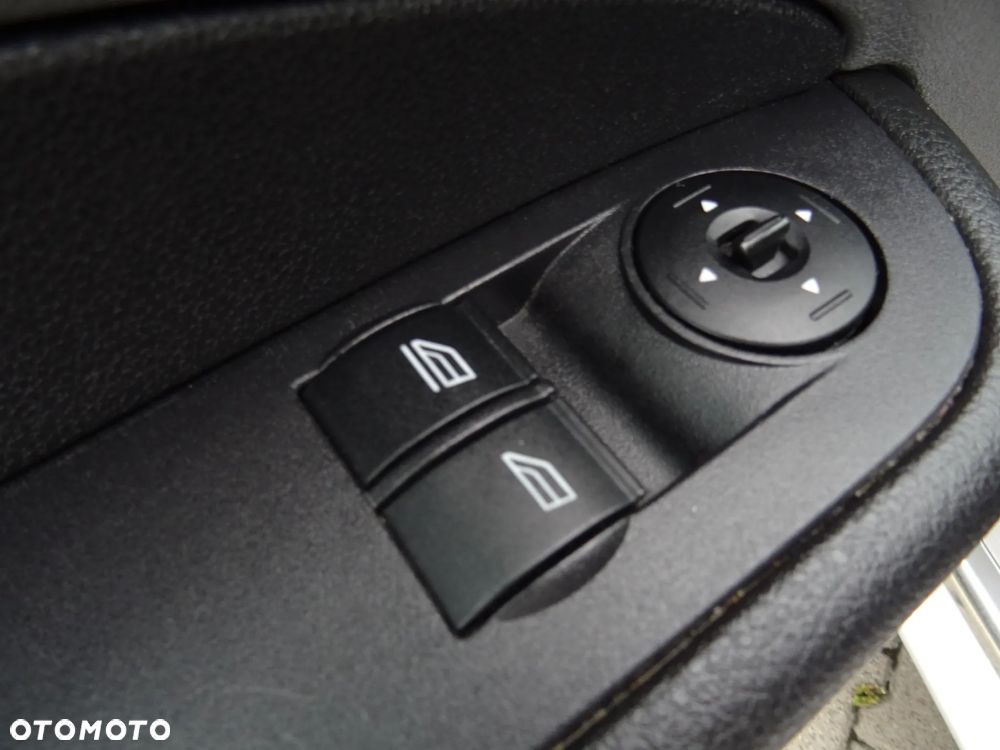 Ford Focus 1.8 White Magic - 24