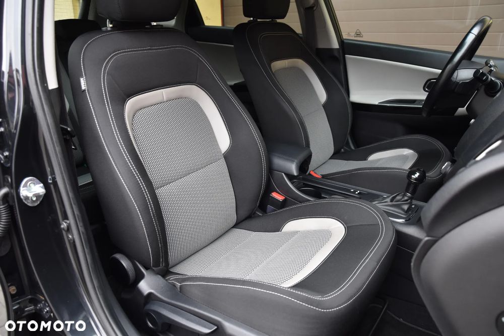 Kia Ceed 1.6 GDI SW DCT Spirit - 15