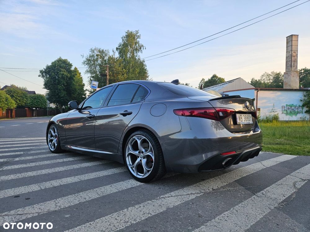 Alfa Romeo Giulia 2.0 Turbo Veloce - 1