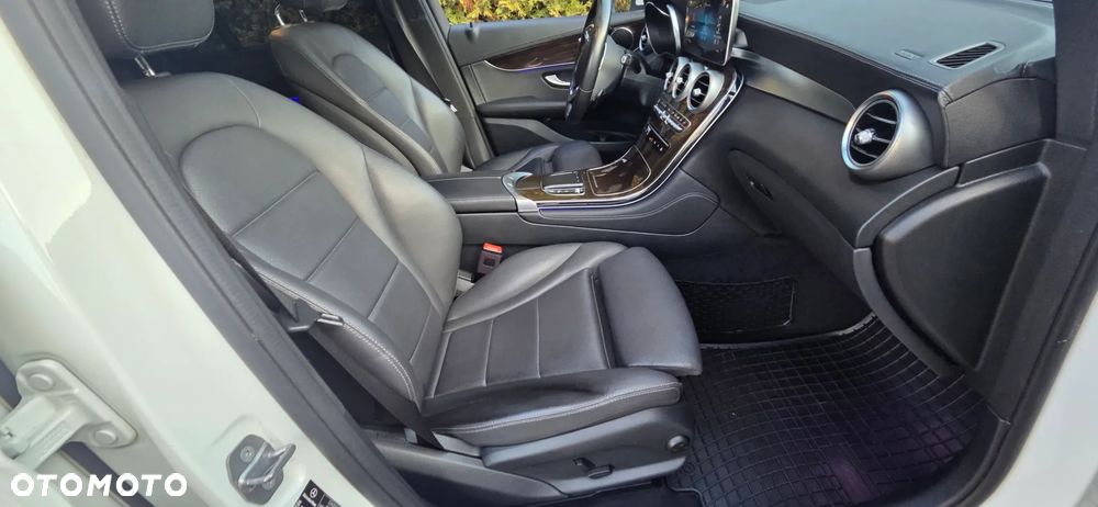 Mercedes-Benz GLC 220 d 4Matic 9G-TRONIC AMG Line - 38