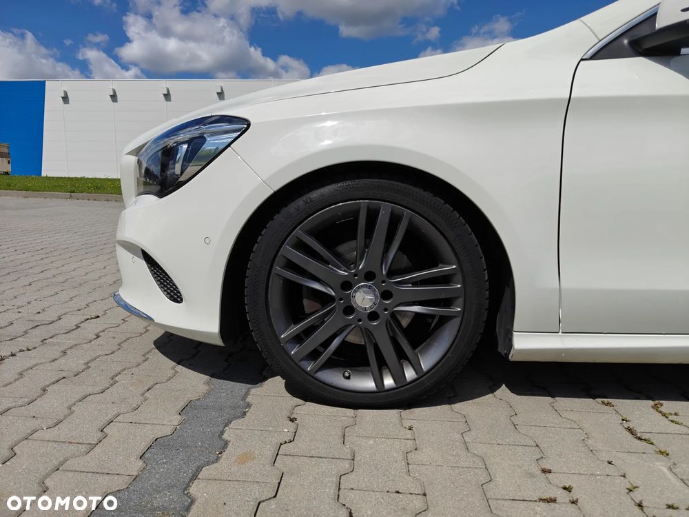 Mercedes-Benz CLA 180 7G-DCT UrbanStyle Edition - 11