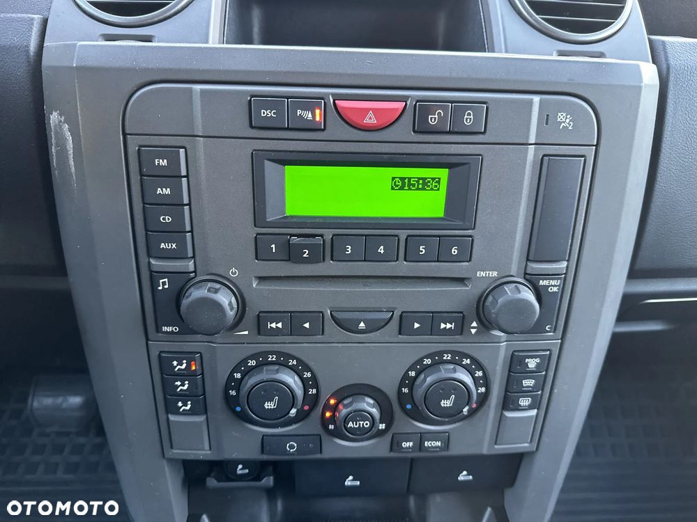 Land Rover Discovery IV 2.7D V6 S - 24