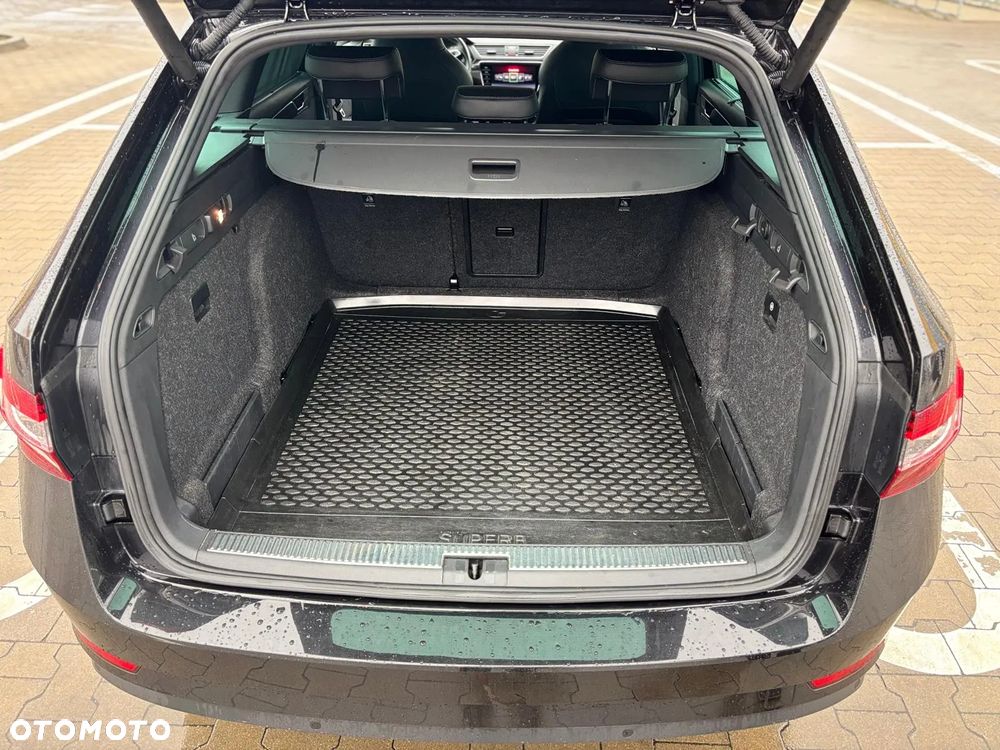 Skoda Superb 2.0 TDI 4x4 DSG SportLine - 24