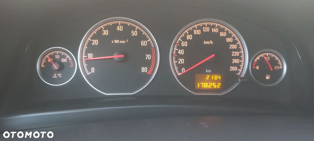 Opel Vectra 1.6 Essentia - 12