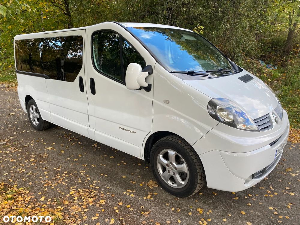 Renault Trafic 2.0 dCi 115 FAP Grand Passenger Black Edition - 5