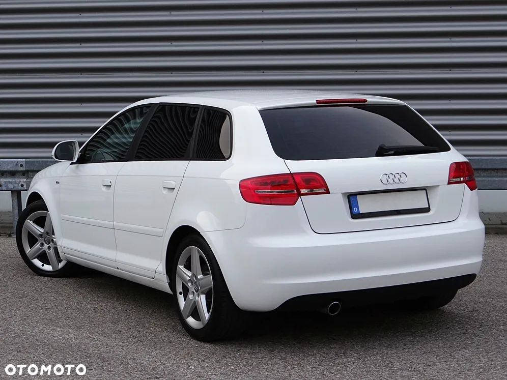 Audi A3 Sportback 1.6 Ambition - 4