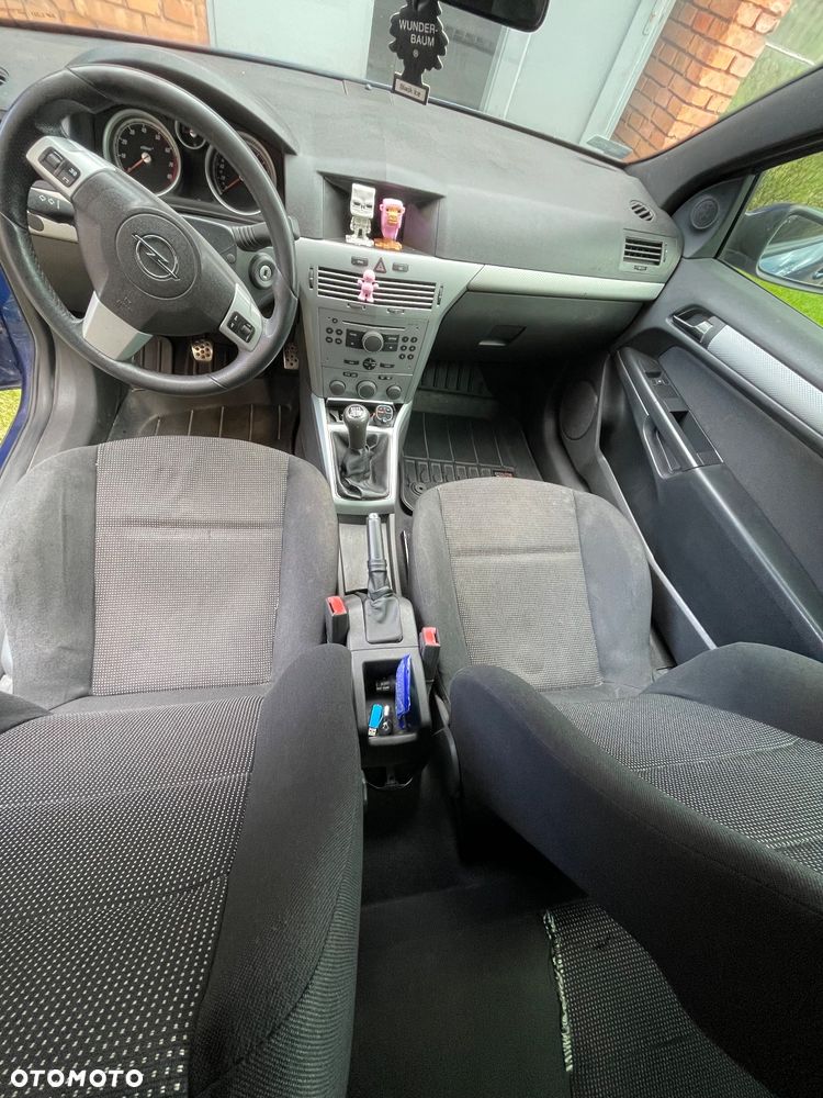 Opel Astra GTC 2.0 Turbo Sport - 13