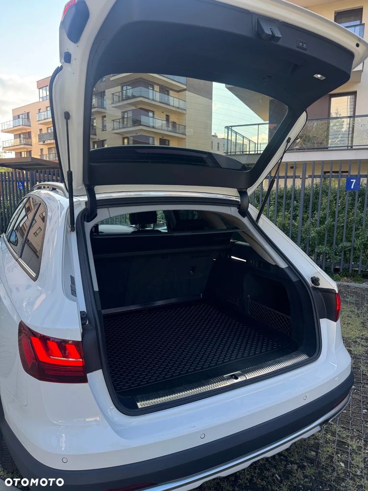 Audi A4 Allroad 2.0 TDI Quattro S tronic - 36