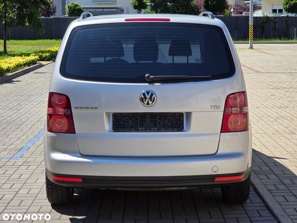 Volkswagen Touran 1.9 TDI DPF Blue Motion Trendline - 4