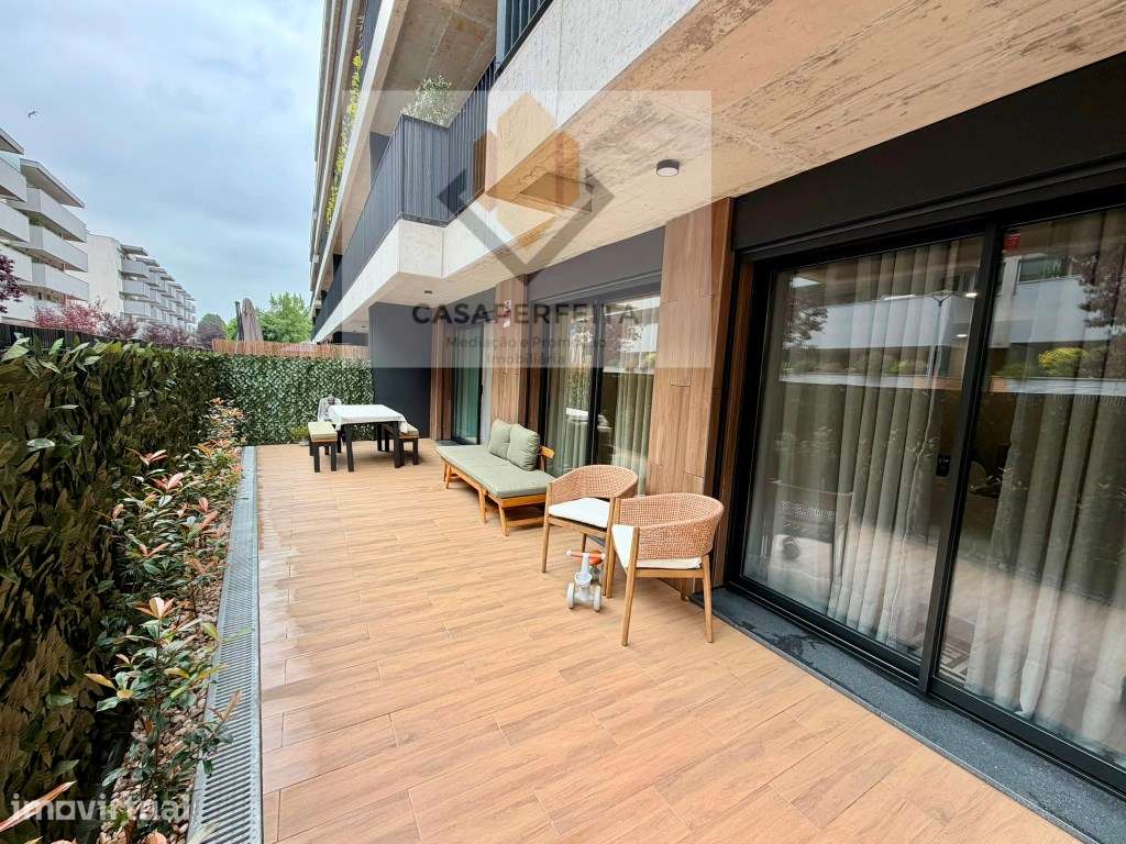 Fabuloso T2 Como Novo com Terraço e Lugar de Garagem - Candal - Vista 2