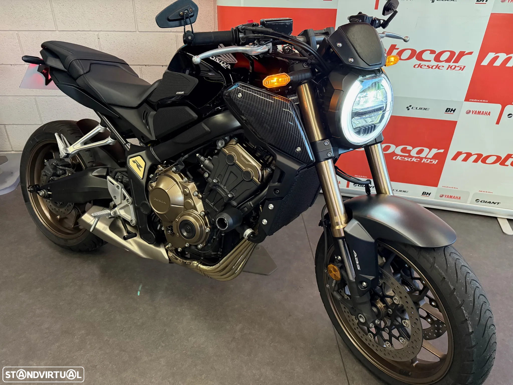 Honda CB - 23