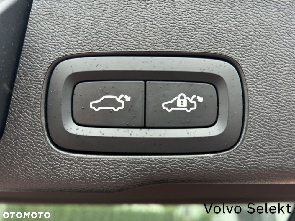 Volvo XC 60 B5 B AWD R-Design - 22