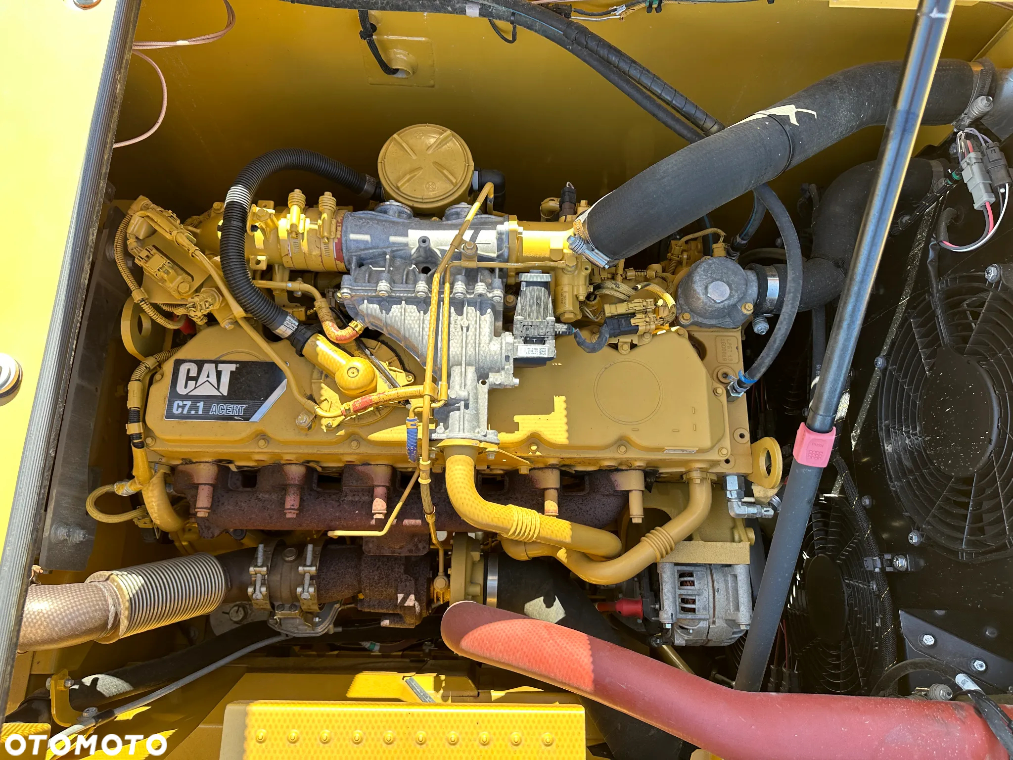 Caterpillar 323 - 30