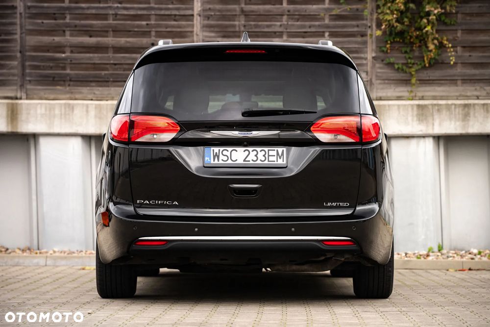 Chrysler Pacifica - 5