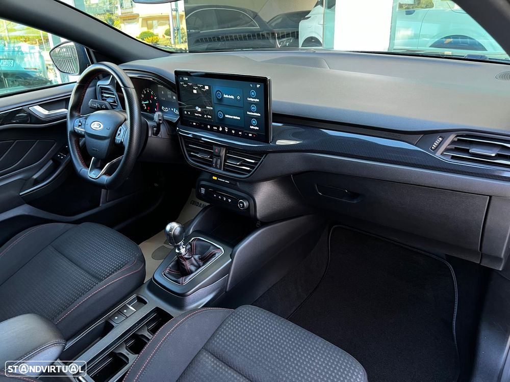 Ford Focus 1.0 EcoBoost MHEV ST-Line X - 23