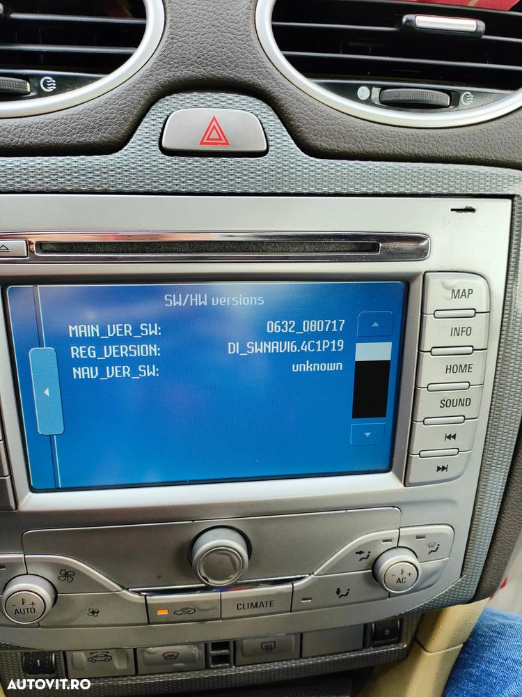 Ford Focus 2.0 TDCi DPF Titanium - 11