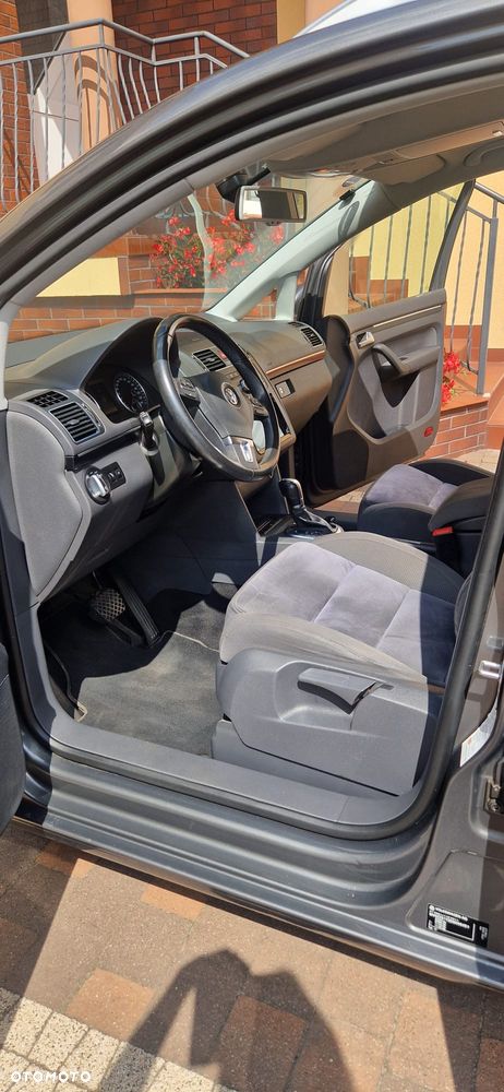 Volkswagen Touran 1.4 TSI Highline DSG - 11