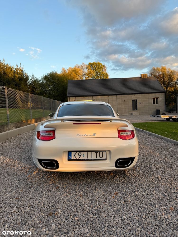 Porsche 911 Turbo S - 24