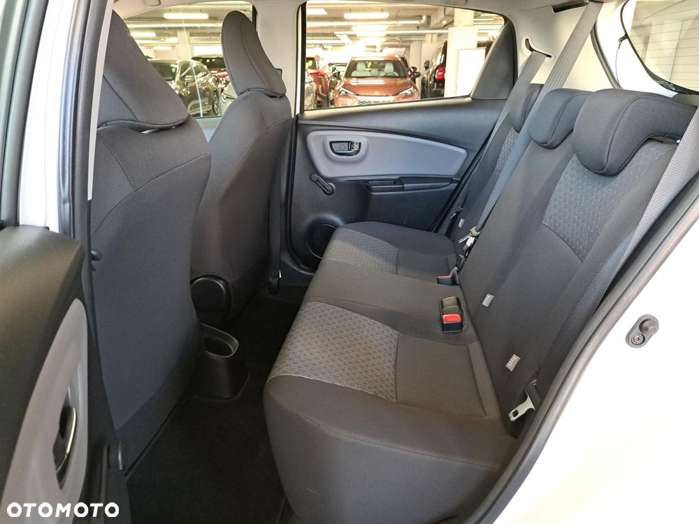 Toyota Yaris - 12