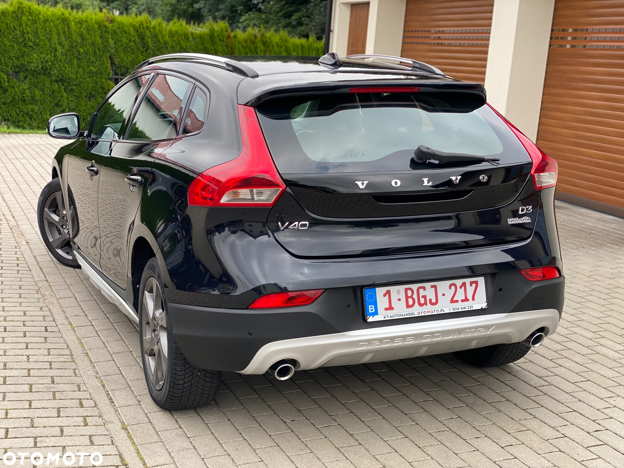 Volvo V40 Cross Country D3 Momentum - 11