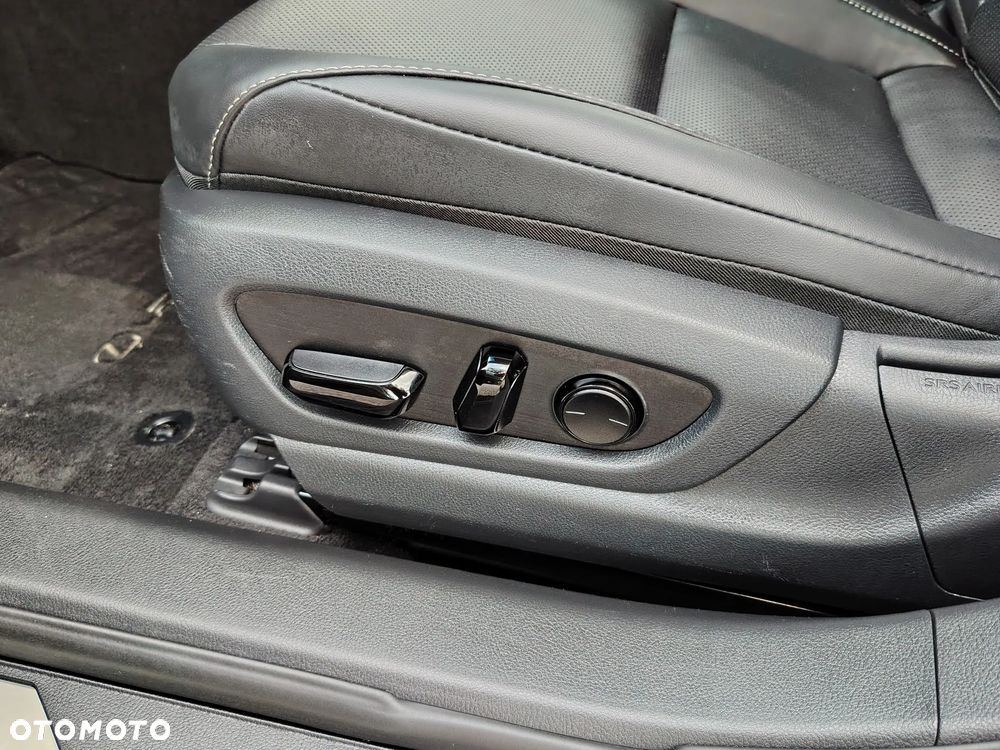 Lexus ES 300h Business Edition - 33