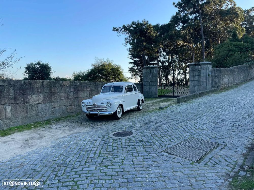 Ford Super De Luxe - 12