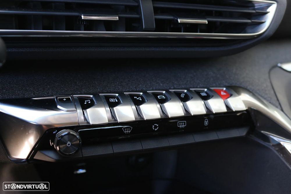 Peugeot 3008 1.6 Hybrid Allure Pack e-EAT8 - 31