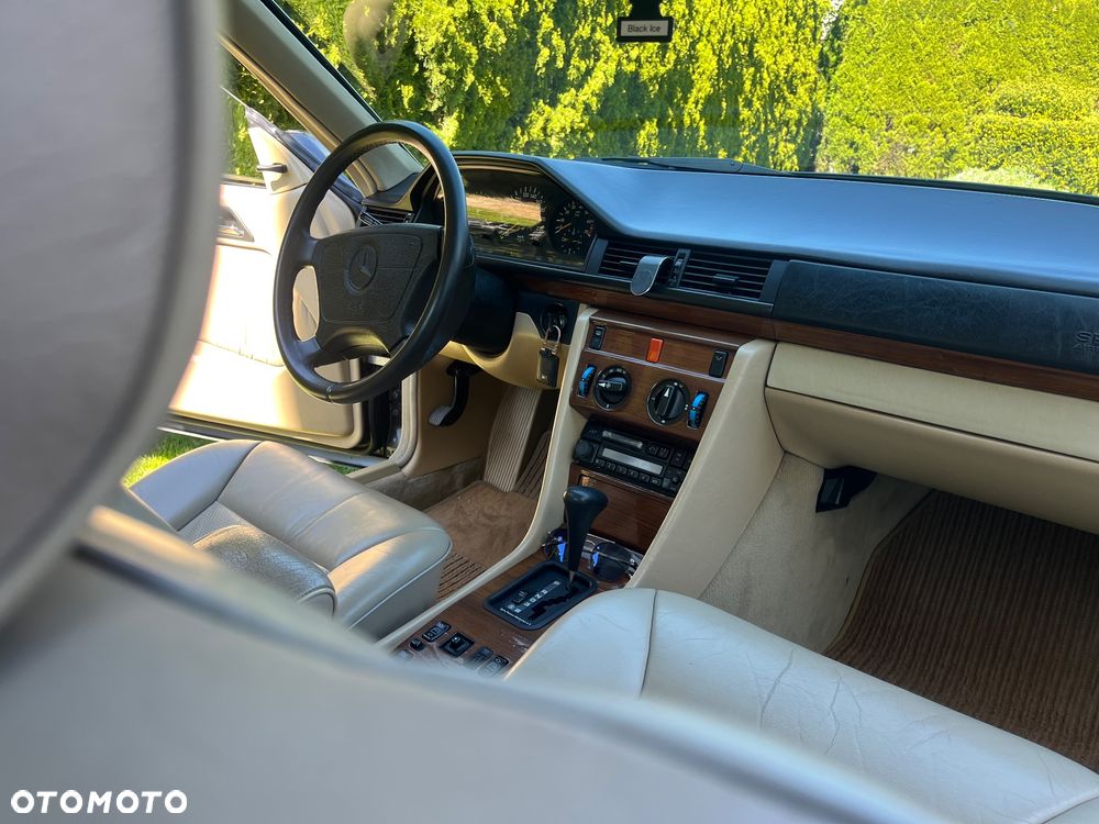 Mercedes-Benz W124 (1984-1993) - 21
