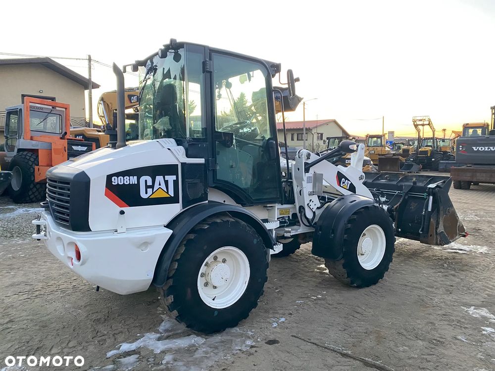 Caterpillar CAT 908M, 2020 ROK, 3400 MTH, ŁYŻKA OTWIERANA + WIDŁY, z NIEMIEC, - 7