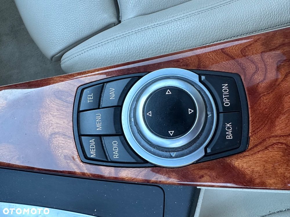 BMW Seria 3 328i xDrive Modern Line - 26